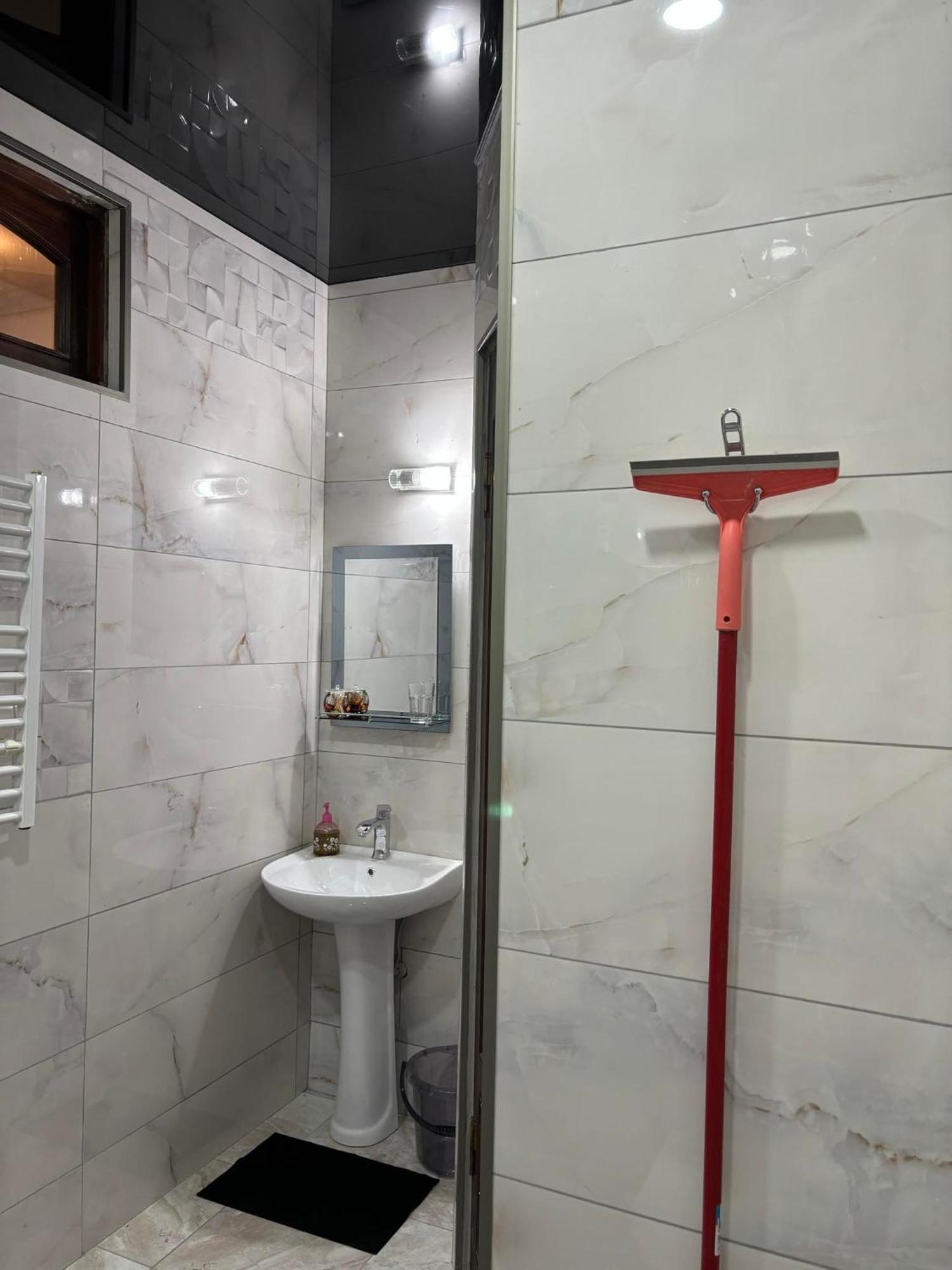 Apartment On Sanapiro Tbilisi Exterior photo